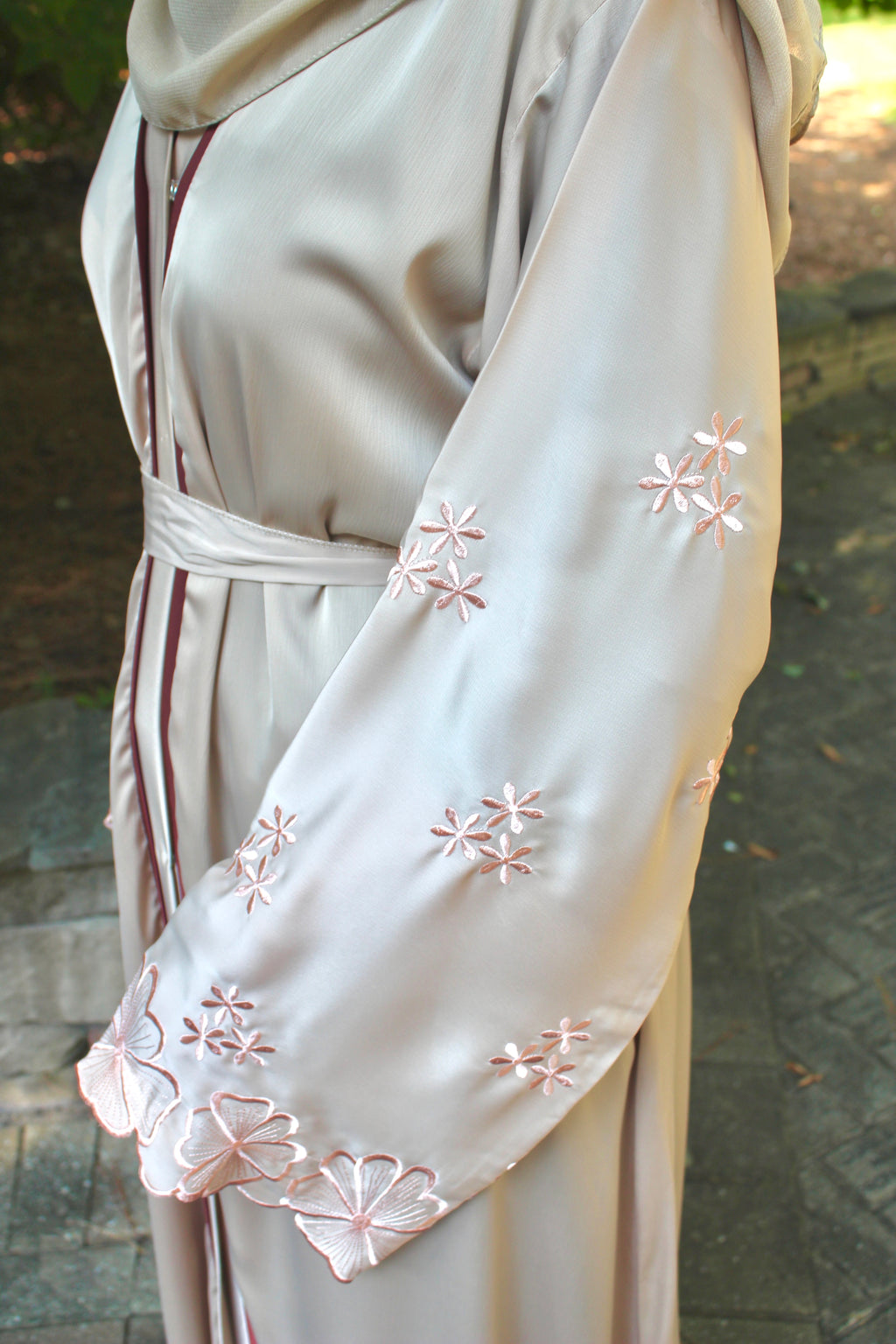 Sade’ Beige Abaya