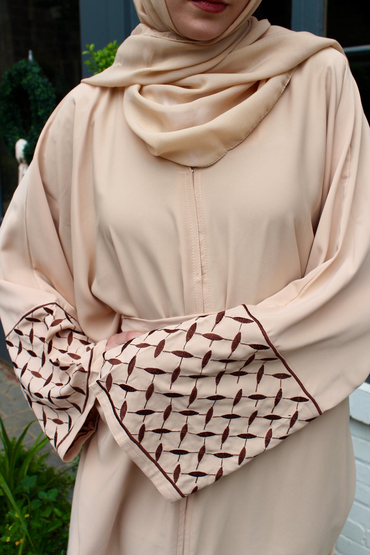 Pali Tan Abaya