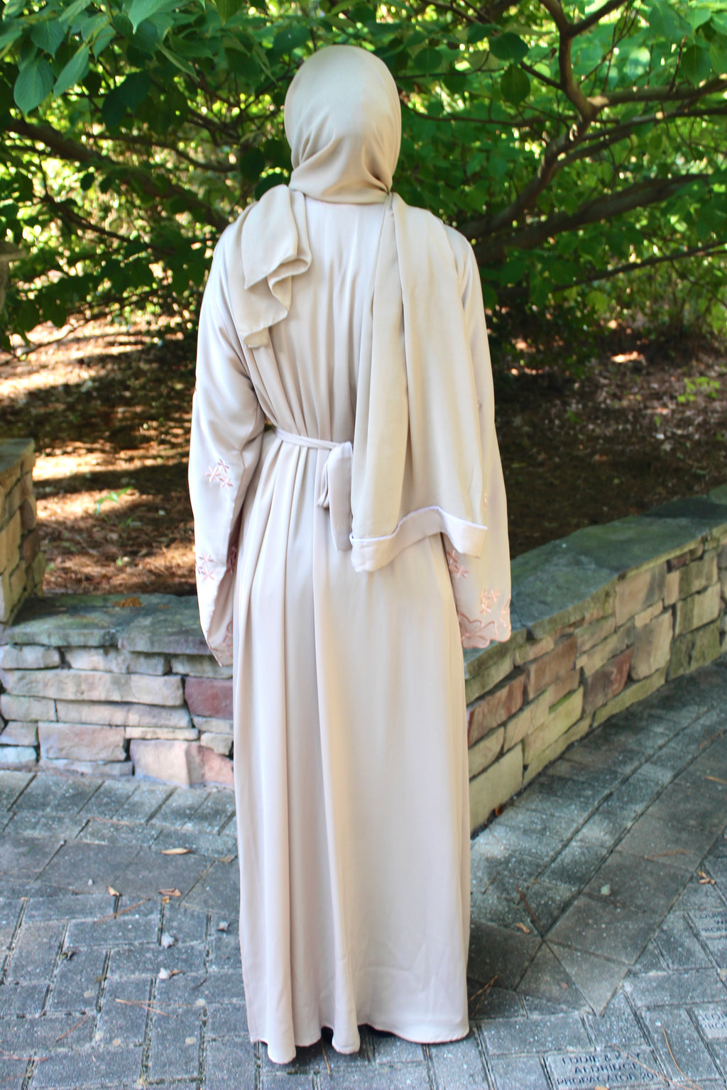Sade’ Beige Abaya